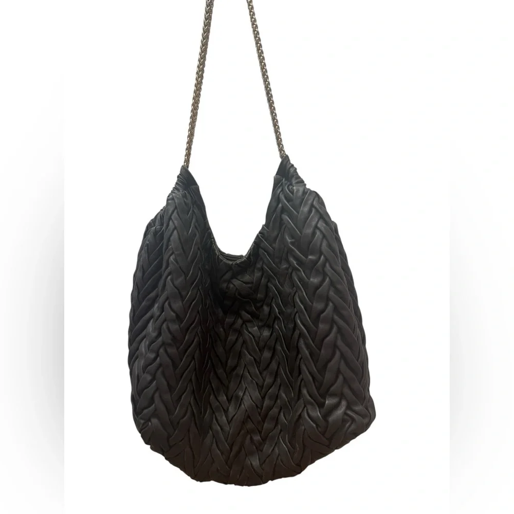 Elie Tahari Beverly chain link leather hobo/tote bag in Mushroom. GUC.